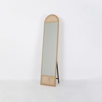 مرايا ستاند راتان