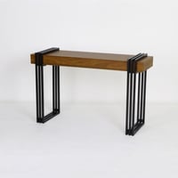 طاولة مدخل خشب