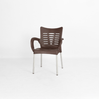 كرسي خارجي بقاعدة حديد وظهر بلاستيك مخرّم