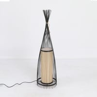 اباجورة طويلة بيج و اسود