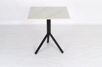 طاولة مربعة رخام وحديد