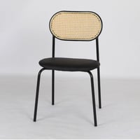 كرسي مقعد جلد وظهر راتان كشاف