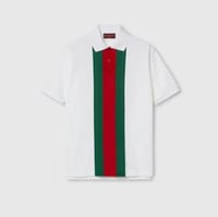 قميص قوتشي بولو تي شيرت بلون ابيض وخطوط أخضر وأحمر