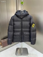 جاكيت فيندي أسود فخم