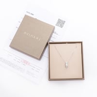 1V Monogram pattern engraved chain bracelet