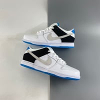 Nike sb dunk low “laser blue”