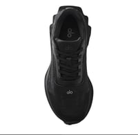 alo yoga runner Black