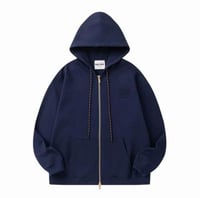 جاكيت ميو ميو ازرق بتصميم عصري