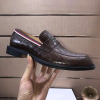 Gucci shose
