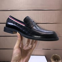 Gucci shose