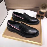 Gucci shose