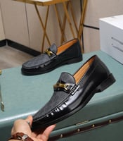 Gucci shose