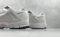 Zoom vomero 5 White Pink
