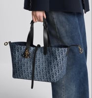 Dior Toujours bag in navy blue