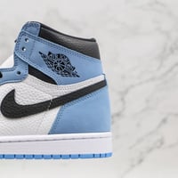 Air jordan 1 RETRO High ” University Blue “