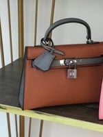 شنط يد نسائية كيري37