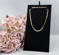 عقد ناعم فلات عيار 18