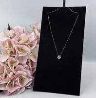 عقد ناعم فان كليف عيار 18