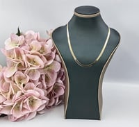 عقد ناعم فلات عيار 18