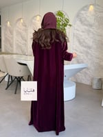 عباية نجود بليزر بقماش مخمل كوري مزين بورد شك عناب...