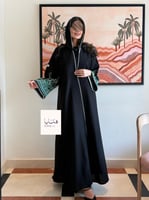 عباية رفعة بقماش كريب كتان بكم مطرز