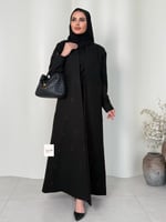 عباية ملهمه بليزر بقماش كريب مطرز نثر مبطن اسود