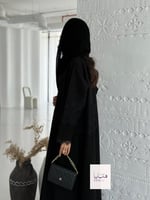 عباية سجايا بقماش كريب كتان وباربي مع دانتيل اسود