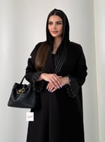 عباية الرفاهيه بليزر بقماش كريب مبطن لمسات كريب ال...