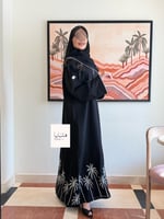 عباية بيارق بقماش كريب كتان مطرز نخيل