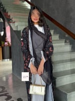 عباية همسة حرير صيفي اسود مع الوان