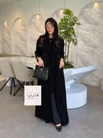 عباية مشرقة بلايز بقماش شاكيرا مقلم اسود فاحم