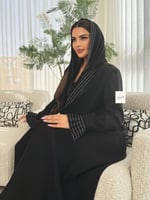 عباية الرفاهيه بليزر بقماش كريب مبطن لمسات كريب ال...