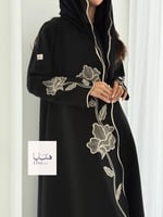 عباية الفارقه بقماش كريب كتان تطريز بيج