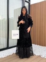 عباية وتين بقماش مخمل كوري اسود مع ذهبي تدخيلات دا...