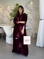 عباية نجود بليزر بقماش مخمل كوري مزين بورد شك عناب...