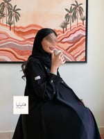 عباية سناء بقماش كريب روان اسود