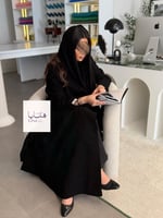 عباية مشرقة بلايز بقماش شاكيرا مقلم اسود فاحم