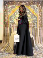 عباية إيفانا بقماش كريب الاناقة بكم موف مزين دانتي...