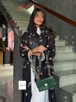 عباية نَسمَة بقماش حرير صيفي بارد اسود مع الوان