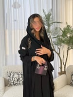 عباية بهيه شيفون كسرات اسود مع كتان بالياقه والاكم...