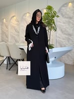 عباية جادي بلايزر بقماش كريب ايطالي اسود مع دانتيل...