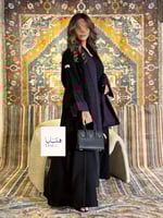 عباية إيفانا بقماش كريب الاناقة بكم موف مزين دانتي...