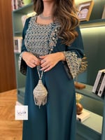 جلابية زهراء قماش ناعم مع تطريز انيق بالصدر والاكم...