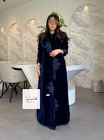 عباية نجود بليزر بقماش مخمل كوري مزين بورد شك كحلي