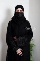 عباية راقية بتدخيله ورد اسود