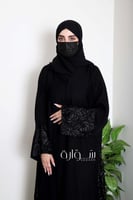 عباية راقية بتدخيله ورد اسود
