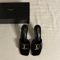 كعب سان لوران