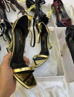 كعب سان لوران