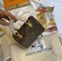 شنط لويس فيتون