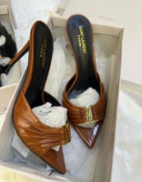 كعب سان لوران